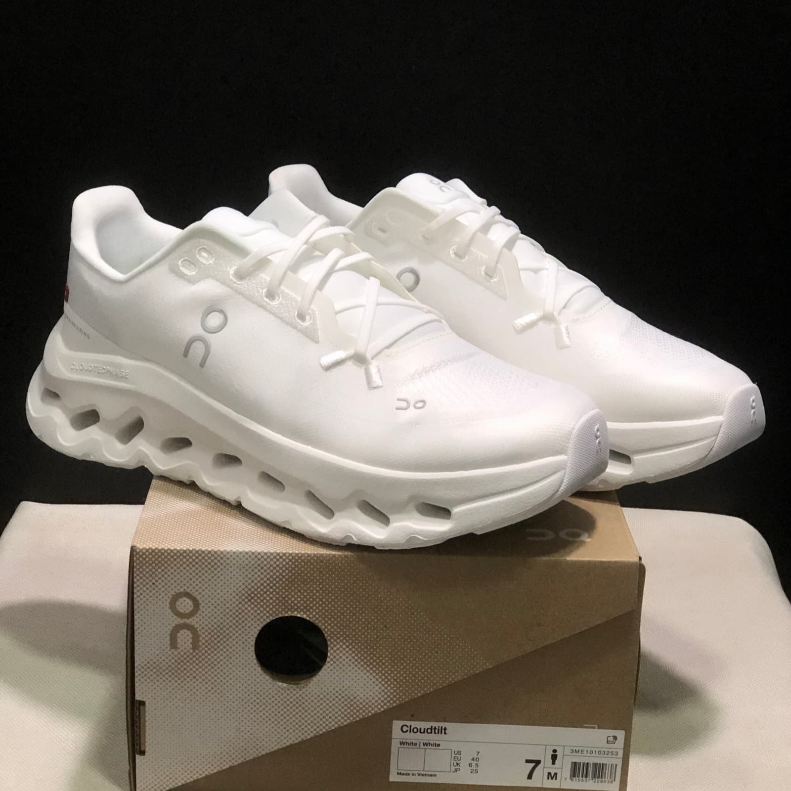 Nouveauté en matière de commerce transfrontalier : chaussures de sport Cloudtilt pour couples (hommes et femmes), légères et amortissantes.