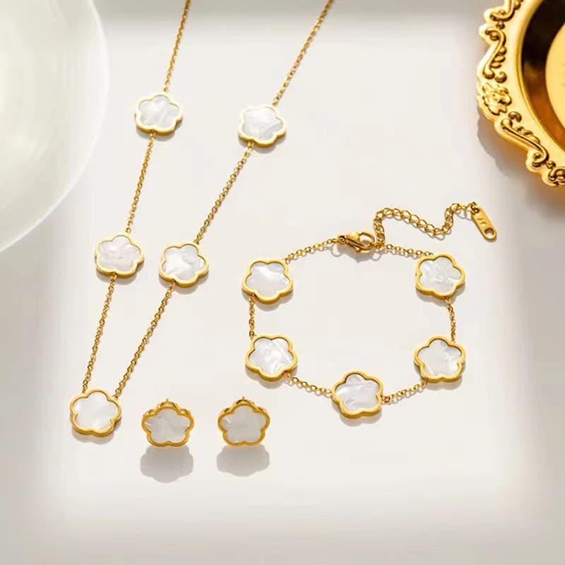 Cross Border E Commerce Lucky Five Leaf Clover Double Sided Petal Gold Earrings Bracelet Necklace Female Jewelry Set
