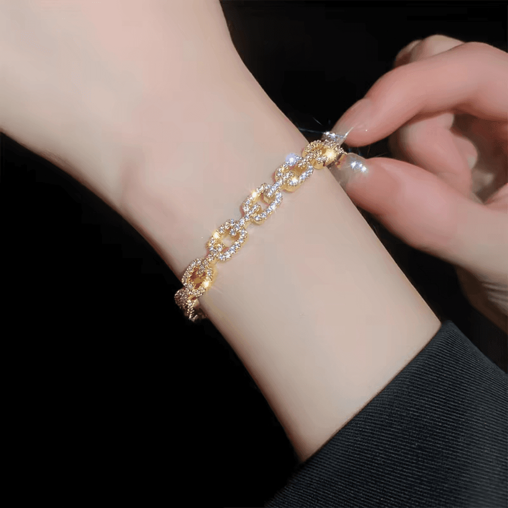 New Hollow Geometric Personality Fashion Net Red Light Luxury Bracelet Niche Design Exquisite Temperament Simple Bracelet Female