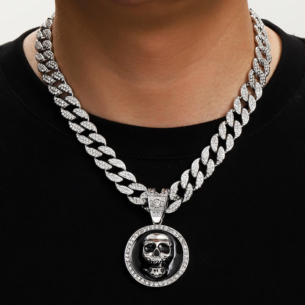 New oil dripping alloy skull pendant with domineering and cool personality, trendy hip-hop necklace, men's accessories