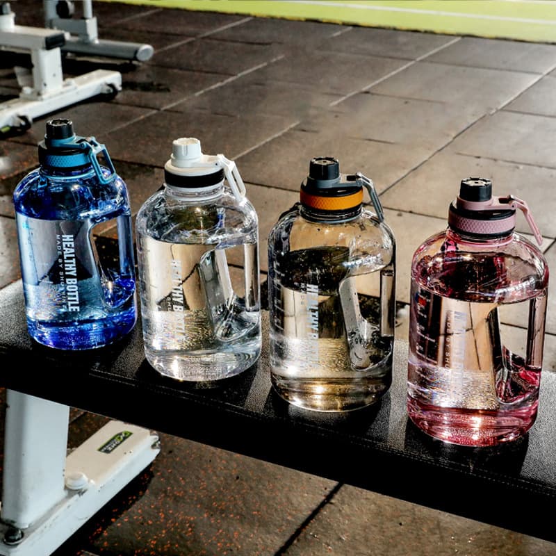 Progressive color large capacity fashion fitness sports water bottle water bottle straw Portable handle plastic space cup Cold water cup