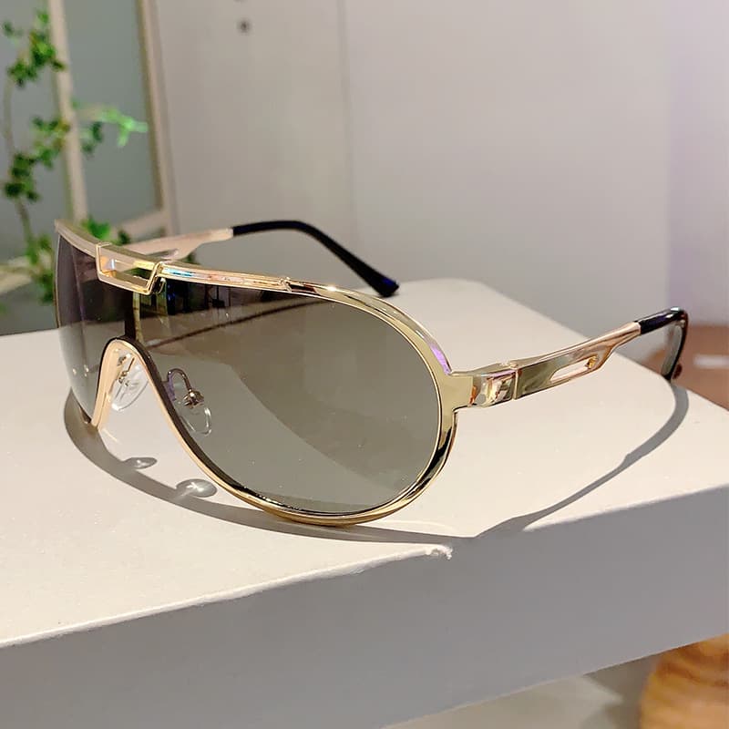 2024 New Large Frame Toad Mirror Driving Anti Strong Light Classic High end Pilot Sunglasses