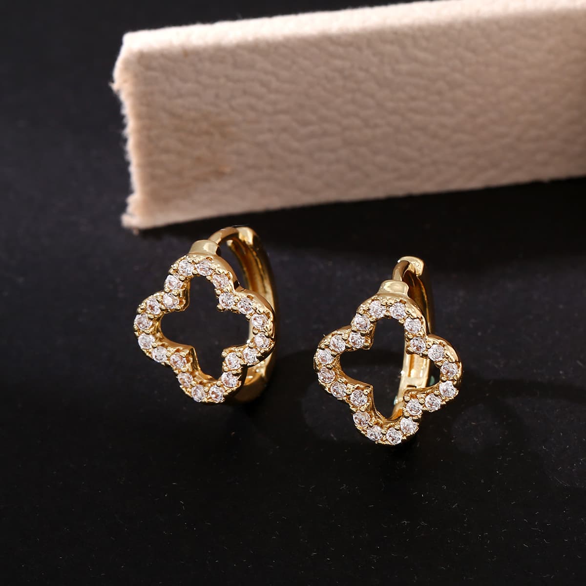 Hot Selling Luxury Temperament Copper Inlaid Zirconium Hollow Flower Earrings Fashionable Lucky Petal Earrings Earrings