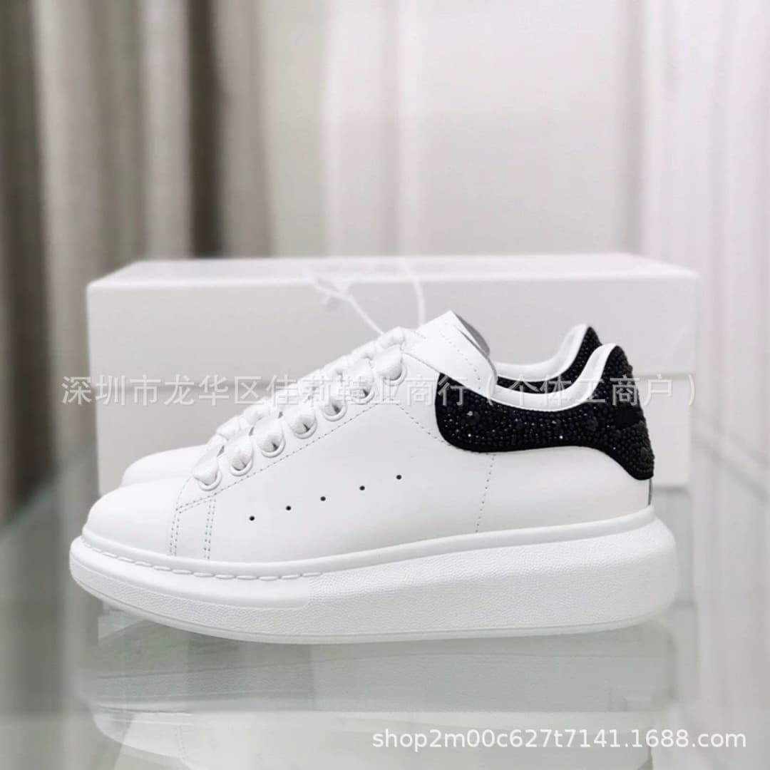 Baskets blanches haut de gamme, nouveau modèle 2026, en cuir véritable avec détails en strass, chaussures de sport à plateforme.