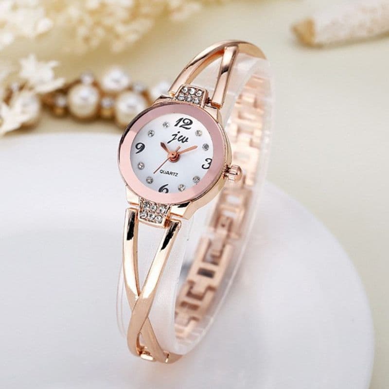 Yamaler Women Quartz Accurate Round Dial Casual Inlaid Rhinestone Bracelet Watch Fashion Accessories