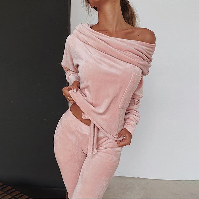 Women's Clothing autumn and winter one shoulder long sleeved T shirt + bow knot casual gold velvet suit.