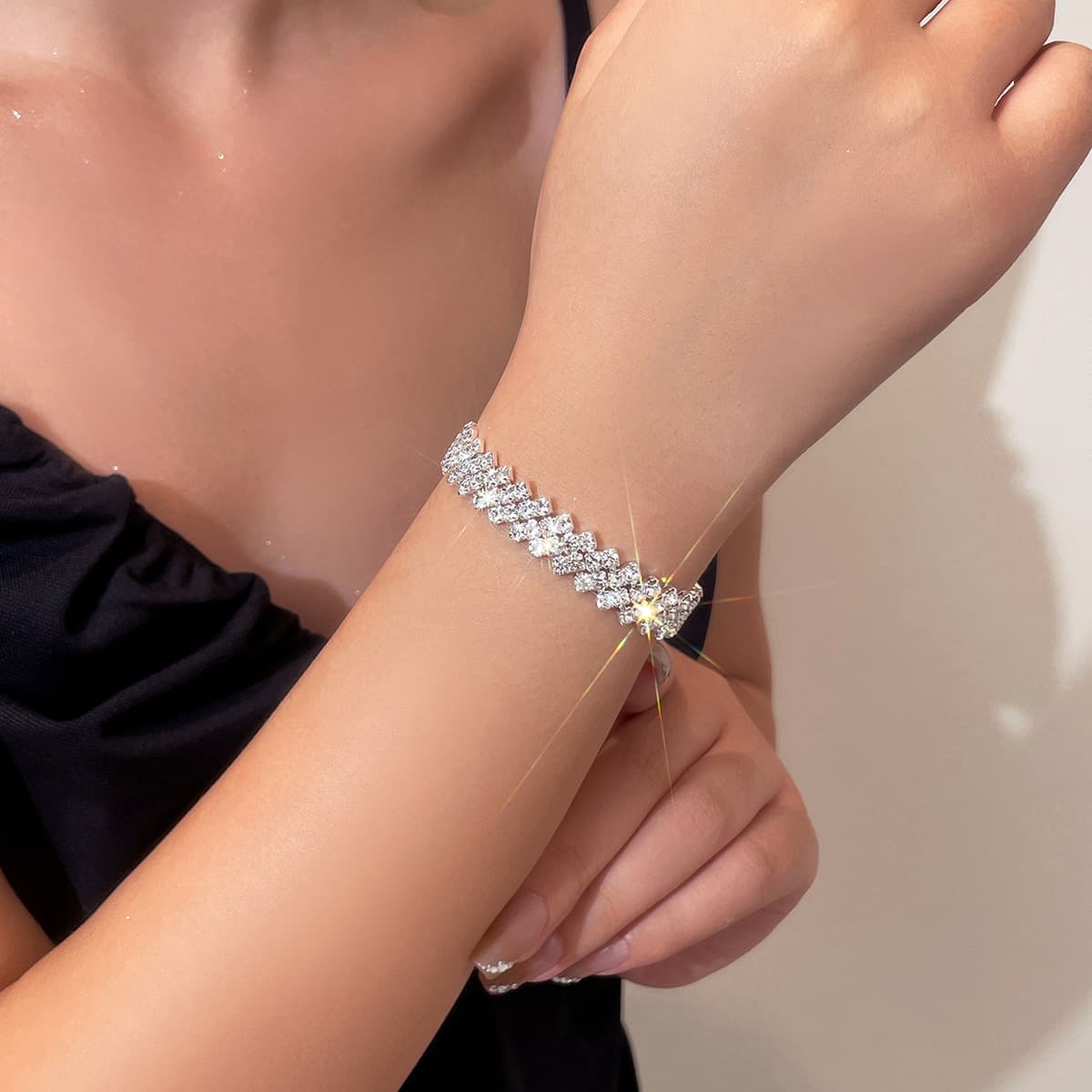 hot products, high end super shiny full diamond bracelets for women, niche design, elegant zircon hand jewelry
