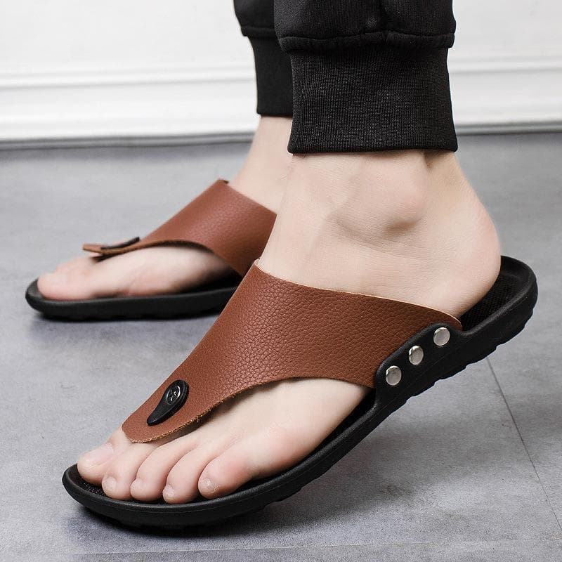 Summer men's 2023 trendy casual flip flops Korean version simple flat bottomed beach shoes fashionable open toe cool