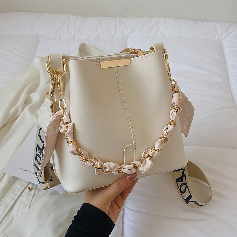 Simple and fashionable casual chain bucket ladies' stylish shoulder bag, crossbody bag