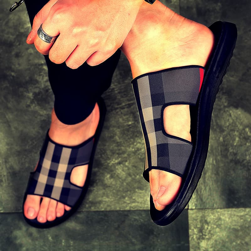 Slippers 2024 New Summer Flip Flop Beach With Soft Soles Casual Wear, Dual-purpose Sandals For Men's Shoes