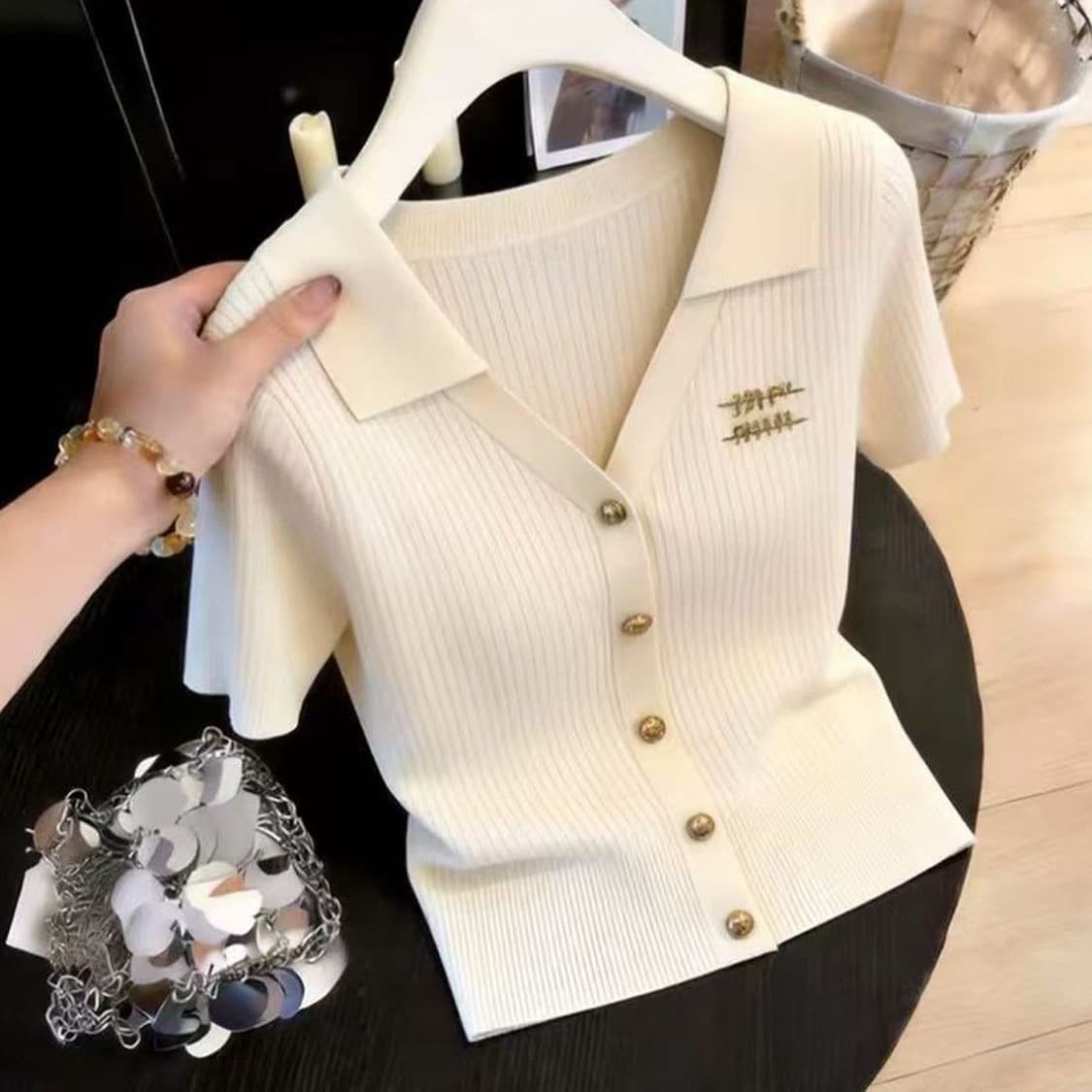 Slim-Fit Polo Knit Top – Korean-Inspired Office Wear With Timeless Elegance (Gray/Beige/Black/Navy, S-2XL)
