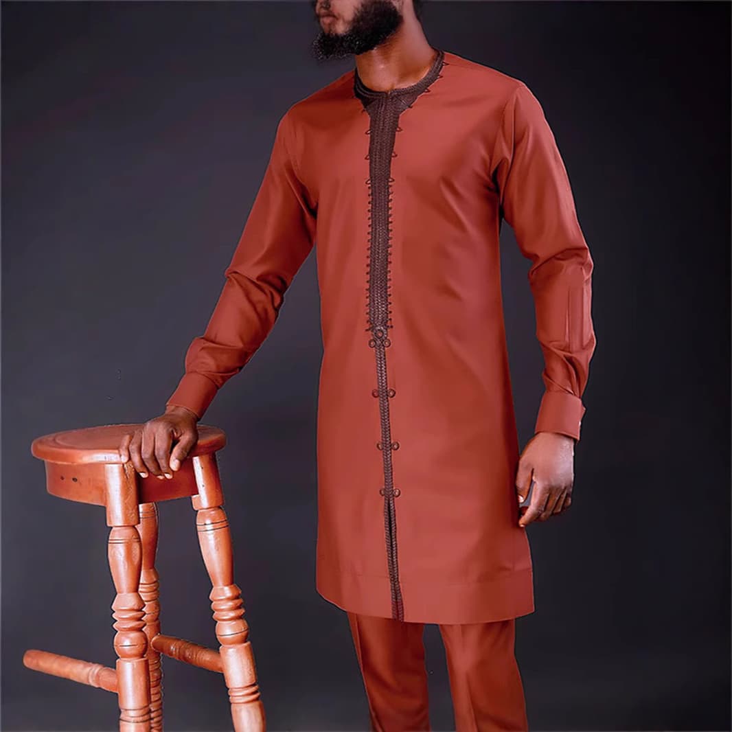 Costume noir africain décontracté brodé pour homme, manches longues, idéal pour les mariages et les banquets.