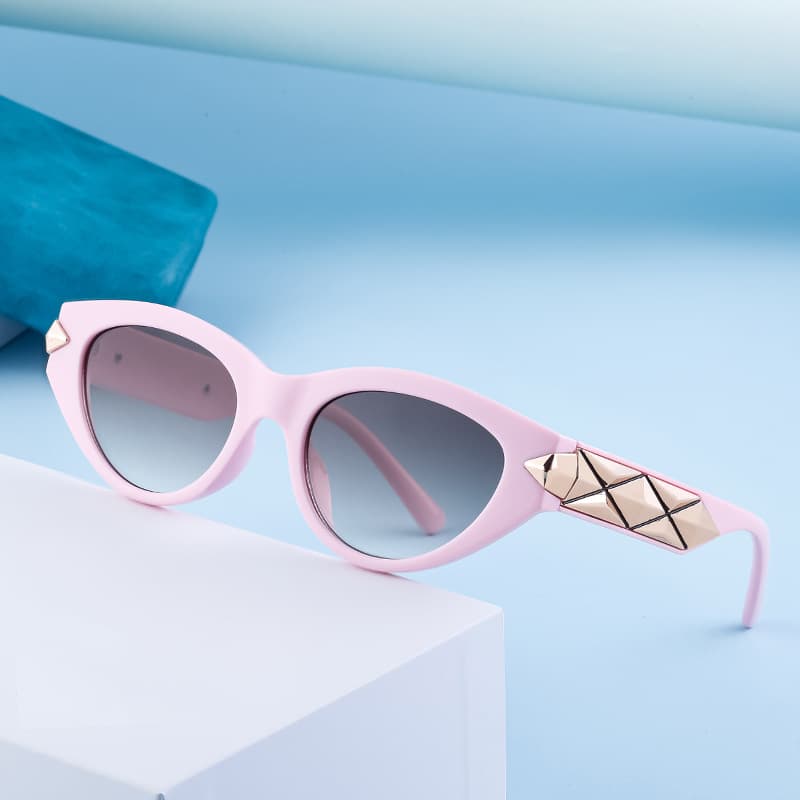 Cat's eye trendy street photos, UV resistant sunglasses, female sunglasses