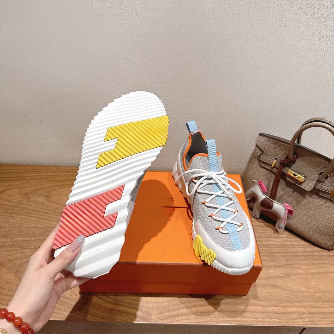 Chaussures de sport décontractées pour hommes, tige tissée, légères, tendance et élégantes, blanches et noires, à lacets, qualité export