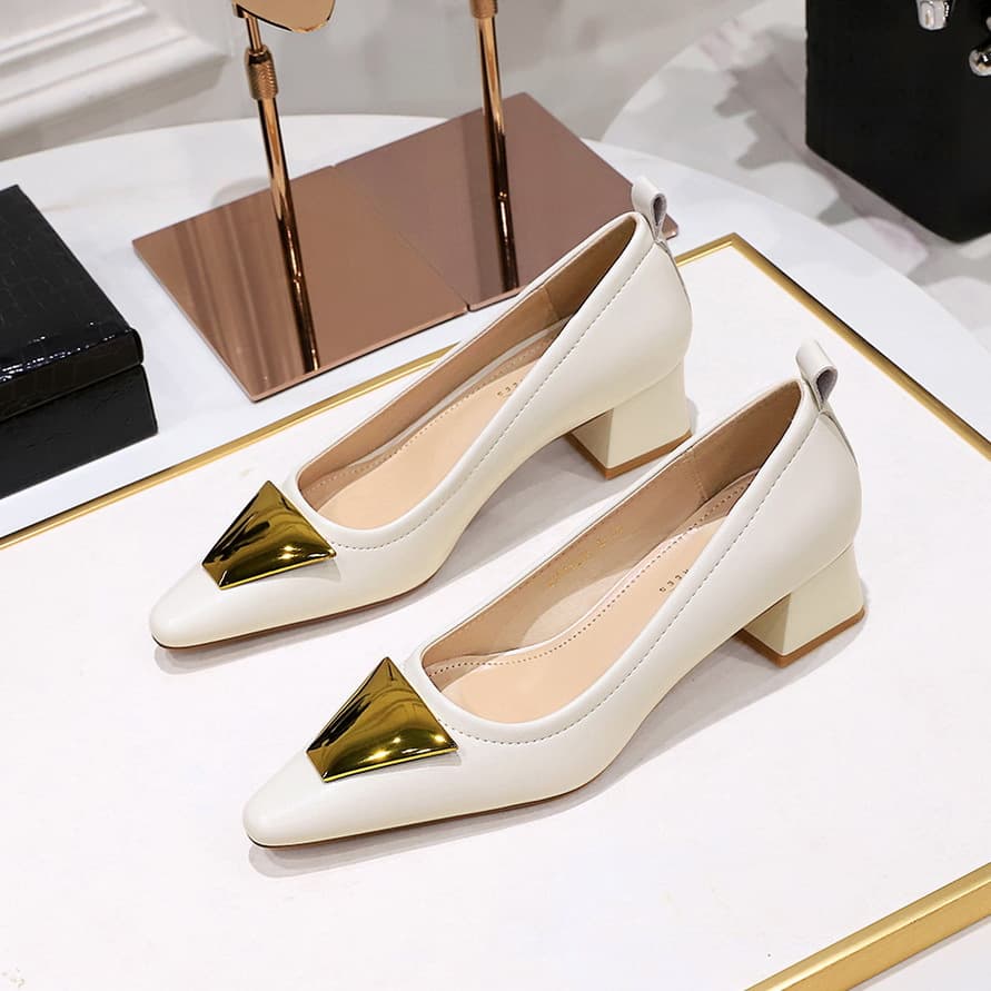 1235-K55 Fashion Coarse Middle Heel Shallow Mouth Pointed Metal Decorative Single Professional OL Commuter Women's Shoes