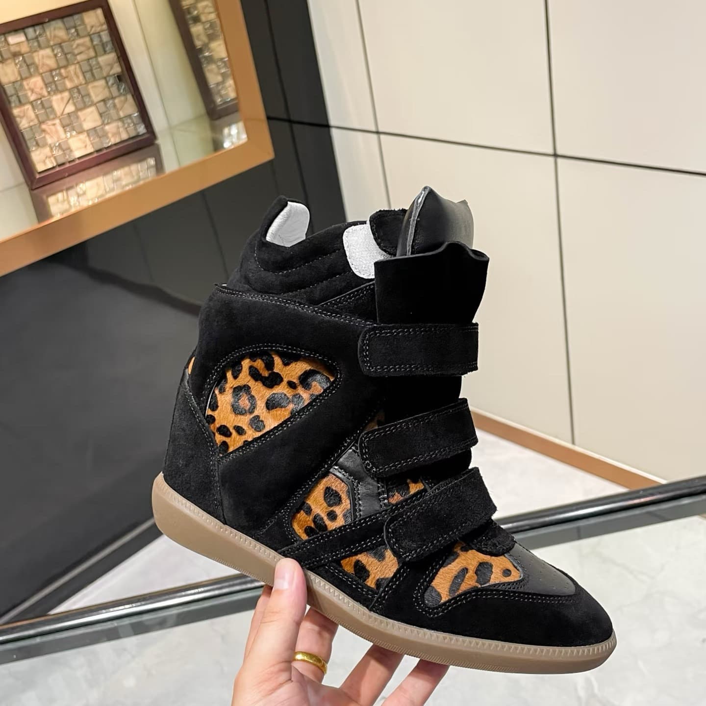 Chaussures montantes Isa pour femmes, en cuir véritable, talon compensé intérieur de 7 cm, pointure 26 (adaptées aux petites tailles).