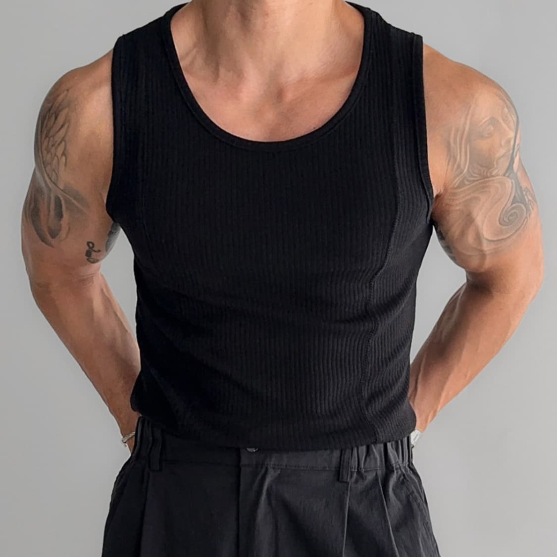Men's White Ribbed Sleeveless Sports Vest Round Neck Stretchy Slim Fit Muscle Enhancing Base Layer Casual Summer T-Shirt