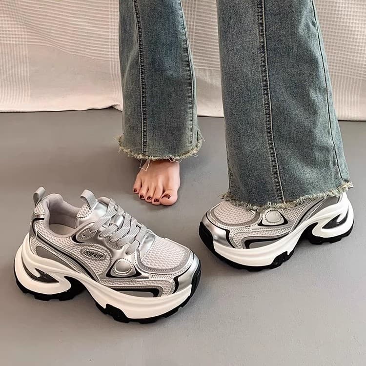 Chaussures de papa en maille respirante pour femmes, nouvelle semelle épaisse, augmentation de la hauteur, fines, légères, polyvalentes, chaussures de sport décontractées tendance