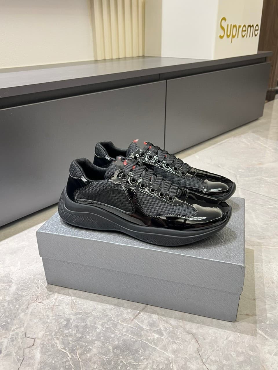 Chaussures de sport décontractées authentiques pour hommes de marque P, style coupe de l'Amérique, en cuir verni brillant, style couple