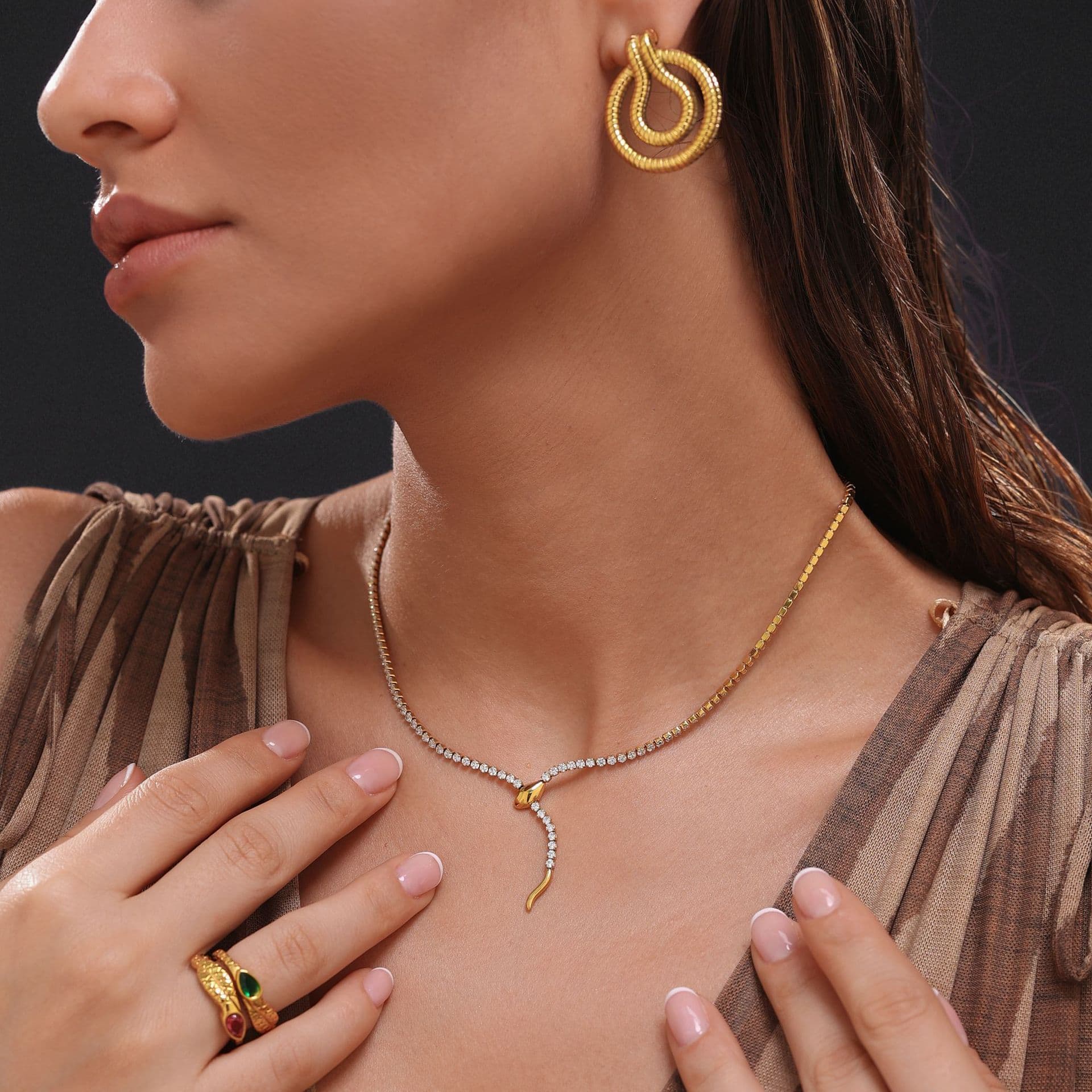 Women's Jewelry Gold Plated Titanium Steel Light Luxury Fashionable Unique Snake Shaped Zircon Clavicle Chain Set