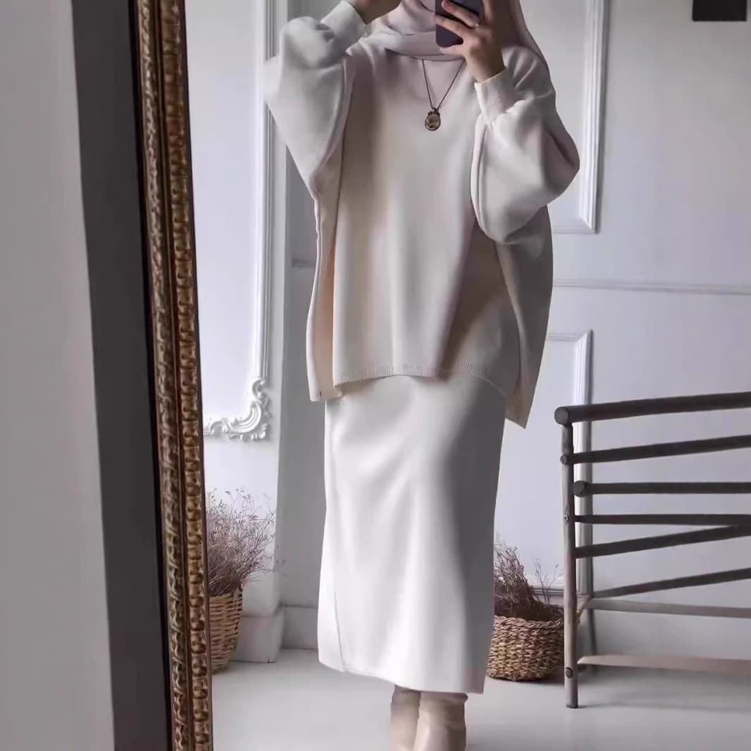 ​​Women’s Oversized Knit Sweater & Straight Skirt Set – Minimalist Two-Piece Outfit (S-3XL, White/Maroon/Khaki/Black)​​