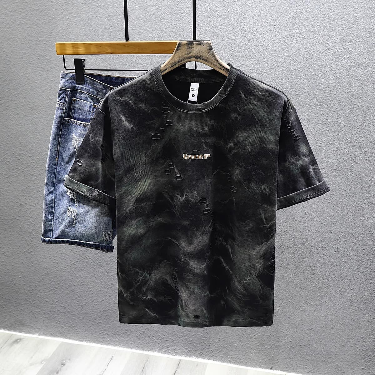 Men's Distressed Ink Wash Graphic Tee – Trendy Streetwear Short Sleeve T-Shirt For Casual & Urban Style