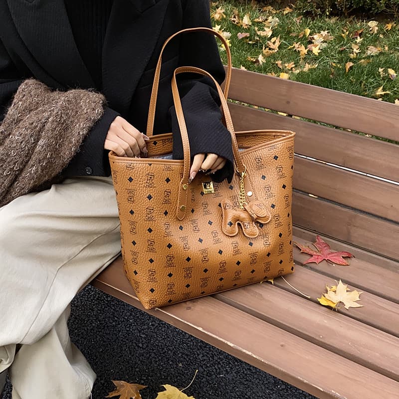 Tote High-End Commuting Large Capacity Women's Vintage Versatile Shoulder Bag Office Small Handbag