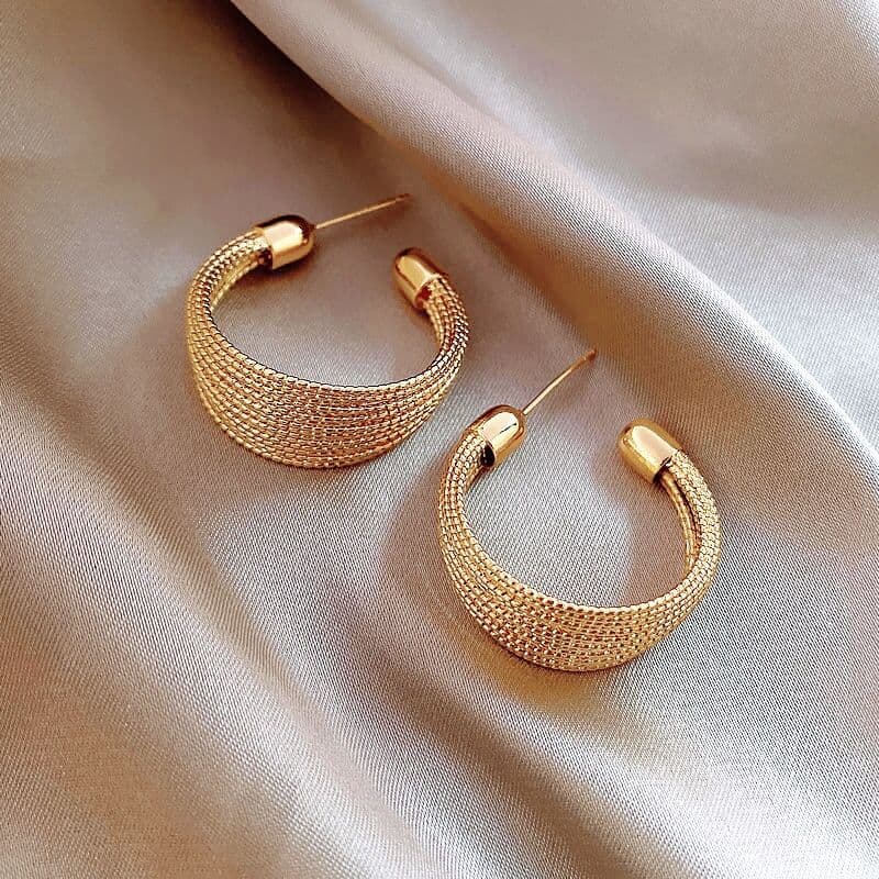 Fashion Brushed Circle Texture Metal Niche C-shaped Personality Hoop Earrings For Women Minimalist Style Ear Jewelry