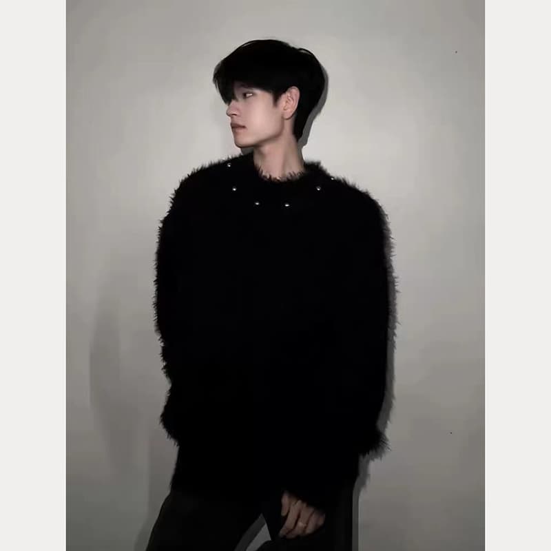 Men's Clothing 2024 heavy weight niche metal button design knitted sweater men and women solid color loose lazy sweater trend