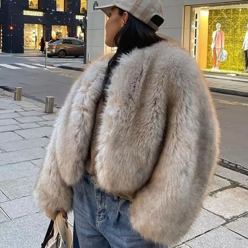 Luxury Fox Fur Coat Women's Short Faux Fur Jacket Fashionable Fluffy Outerwear With Dyed Tips, Trendy Streetwear For Winter, Soft & Cozy