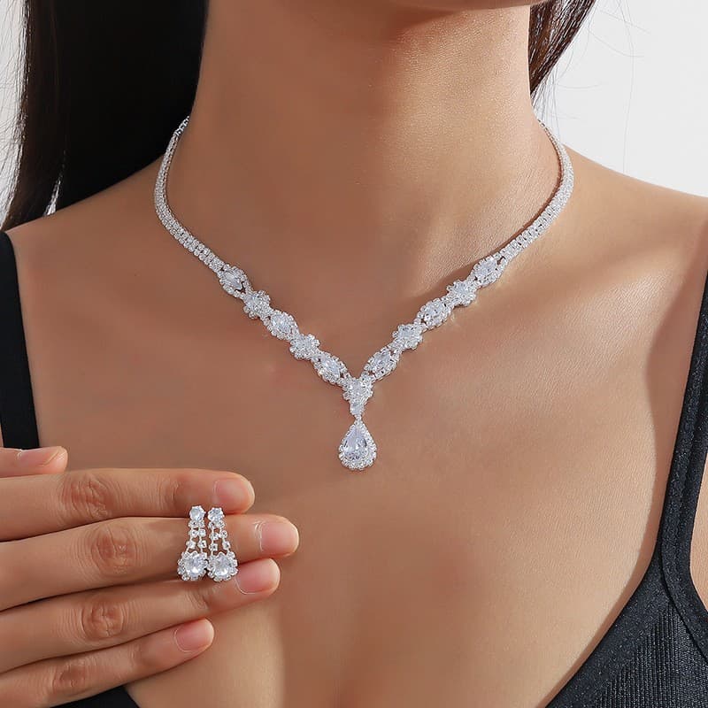 Fashionable European and American light luxury necklaces, earrings set, bride's wedding dress, evening dress accessories, dinner party accessories