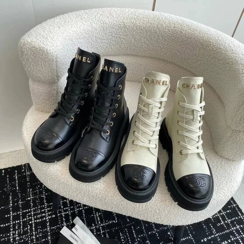 CHANEL 2026 Nouvelles bottines courtes à semelles épaisses, rehaussantes et polyvalentes