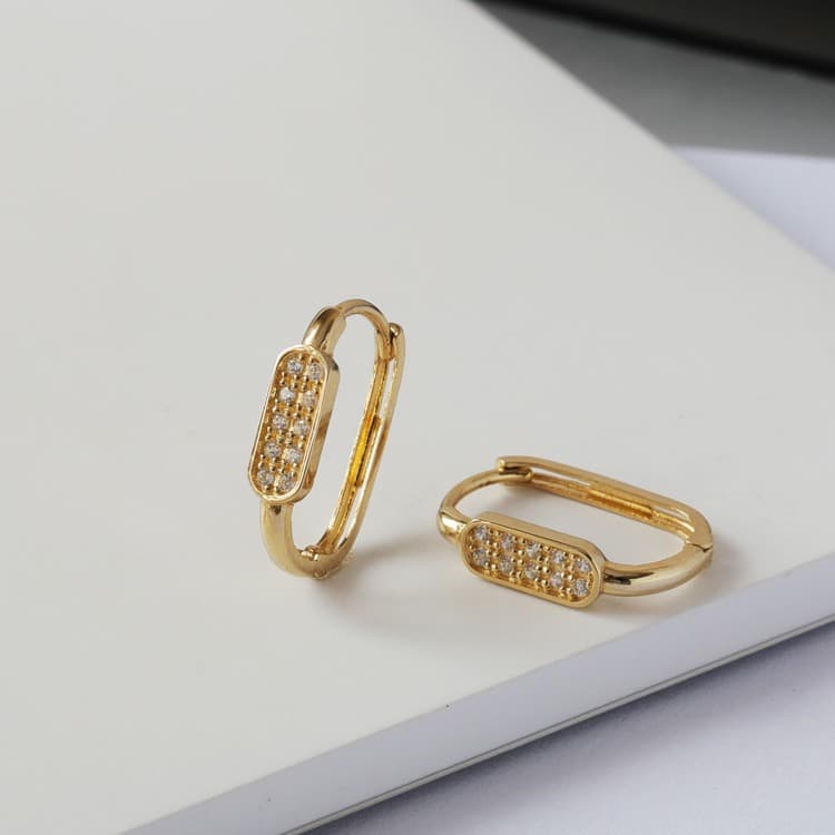 Huggie Earrings Silver Plated With 14K Gold Earrings, Niche Design, Shining Oval Inlaid With Full Zirconium Temperament Earrings