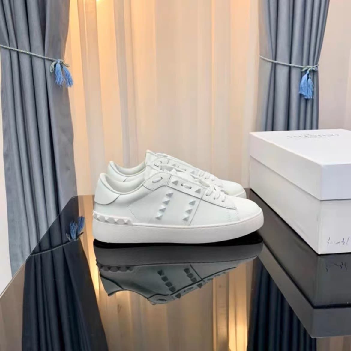 Hualun V – petites chaussures blanches à rivets en cuir pour hommes et femmes, polyvalentes, quatre saisons, pour la maison, loisirs, printemps au