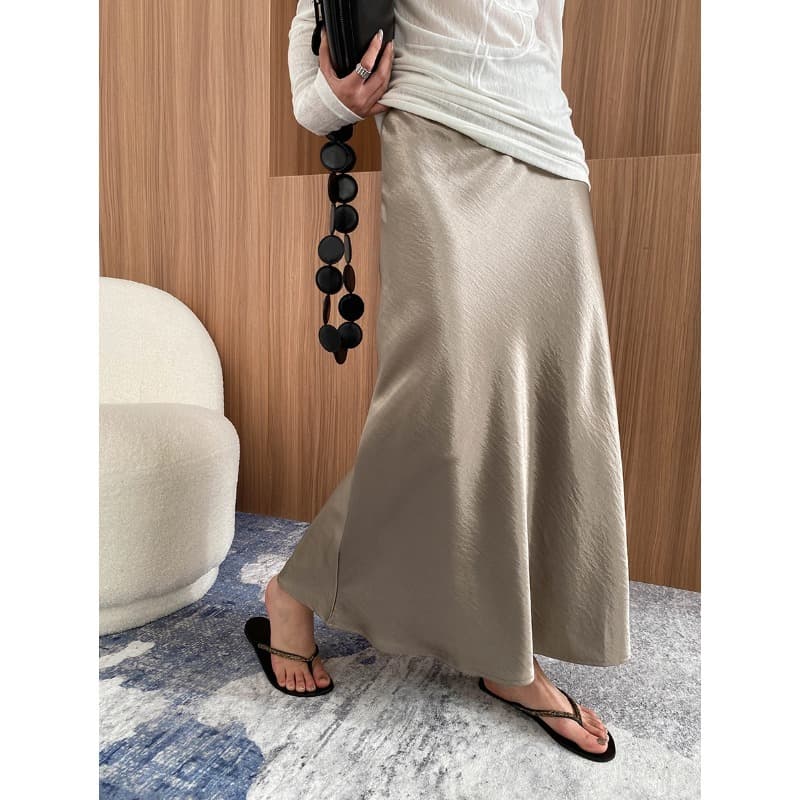 Jupe midi trapèze en satin d'inspiration française – Taille haute, drapé élégant, polyvalente pour le bureau comme pour un cocktail (M-L)