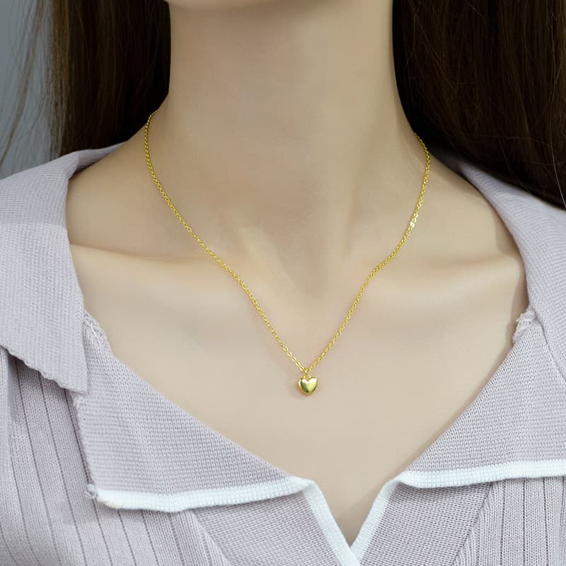 Glossy heart shaped necklace for women niche high end design light luxury clavicle chain love pendant