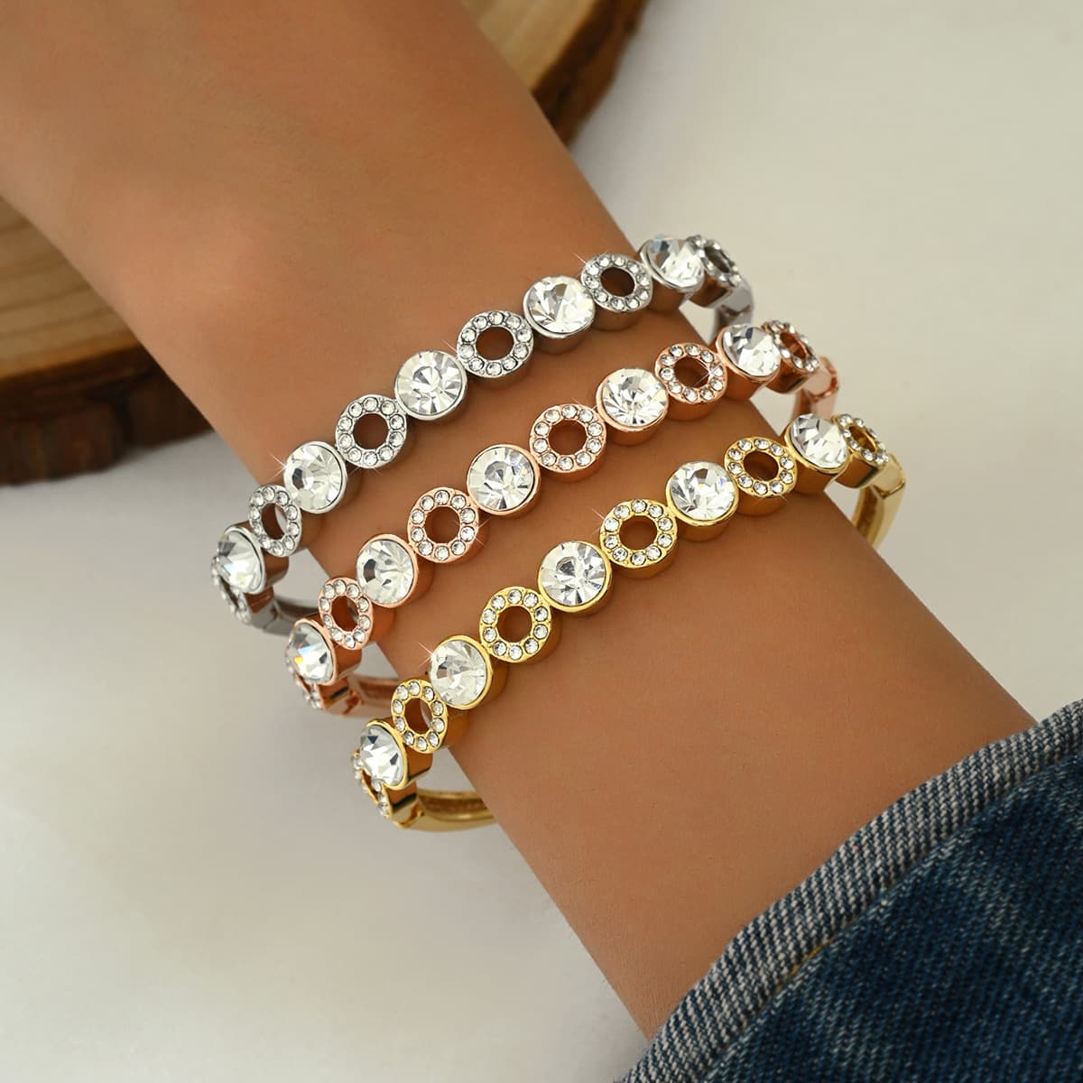 European and American Rose Gold Vintage Bracelet Instagram Diamond Geometric Bracelet Fashionable and High end, Elegant and Light Luxury Handicraft