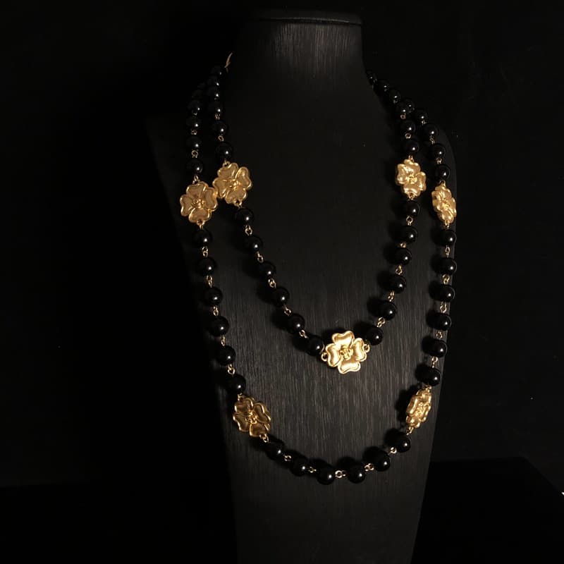 Medieval vintage marked real gold plated four-leaf clover black glass beads sweater chain long necklace heavy industry palace style
