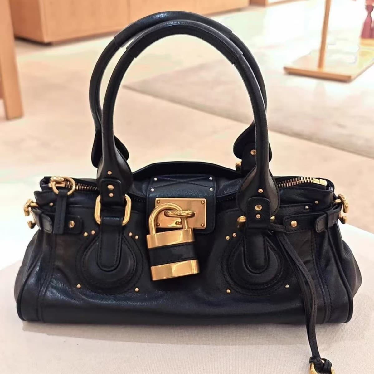 Classic Vintage Style Distressed Padlock Bag - Versatile Retro Fashion Handbag Shoulder Bag Underarm Bag For Women