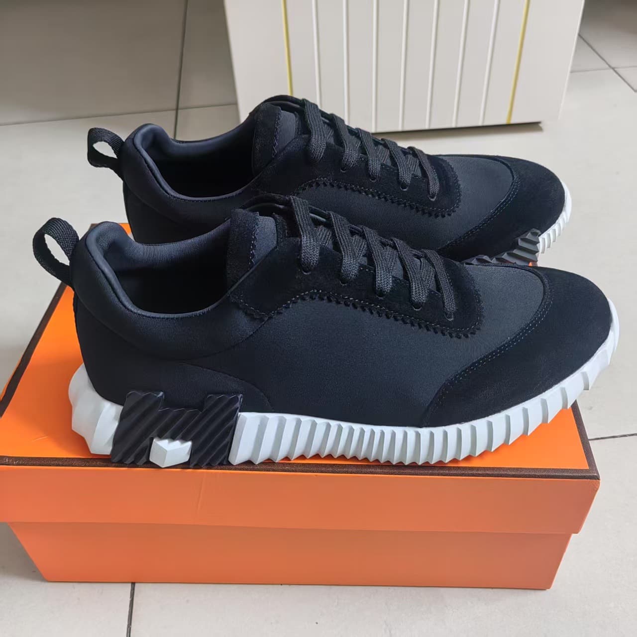 Chaussures de sport en cuir de vachette pour hommes, baskets tendance et respirantes, confortables, style célébrités en ligne