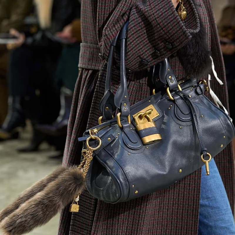 Ins Internet Celebrity 2025 New Tote For Women Classic Retro Lock Design Handbag Fashion Commuter Shoulder Bag