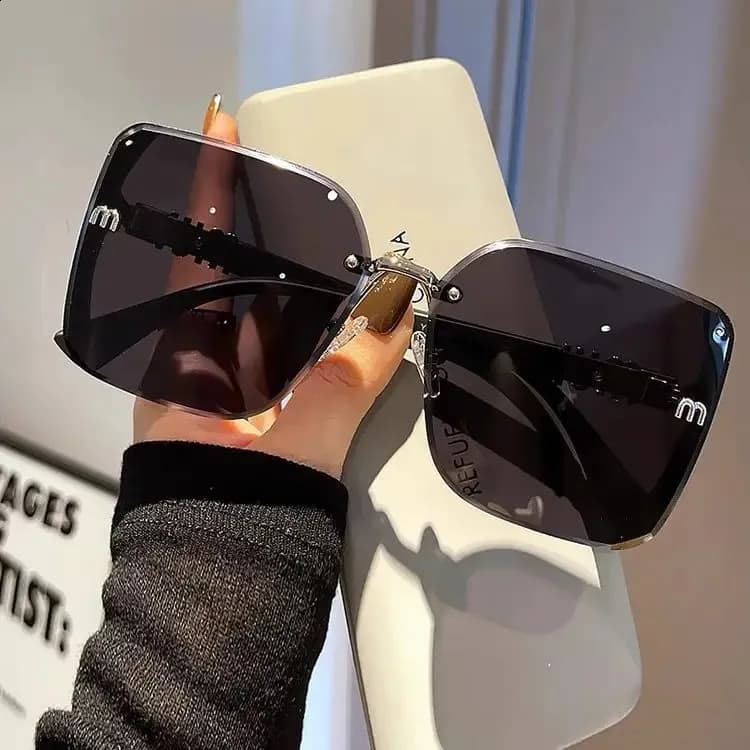 Lunettes de soleil tendance MIU pour femmes, verres solaires anti-lumière forte, style vintage, sans monture, UV400, 240812