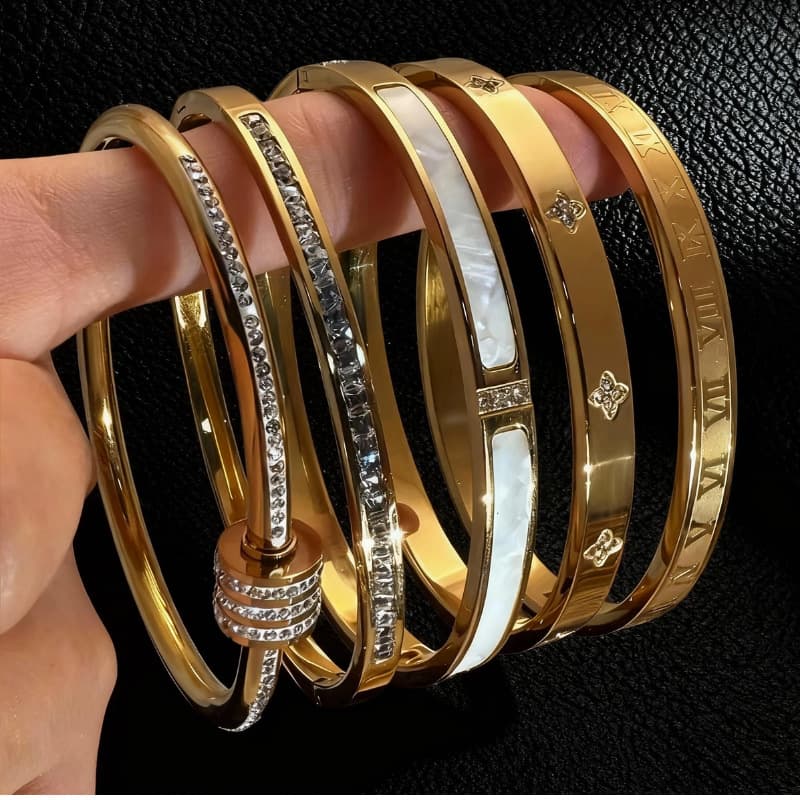 titanium Steel Bracelet Does Not Fade And Has A High-end Feel. It Is A Women's Instagram Diamond-encrusted Stainless Steel Bracelet That Does Not Fade