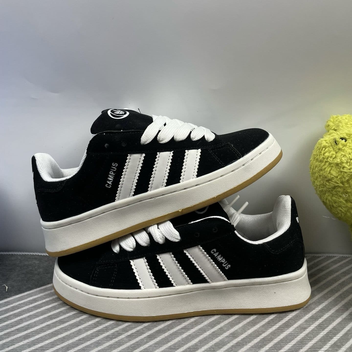 Clover 00s Chunyuan Classic Carbon Grey Black Bread Chaussures de sport polyvalentes pour hommes et femmes sur le campus