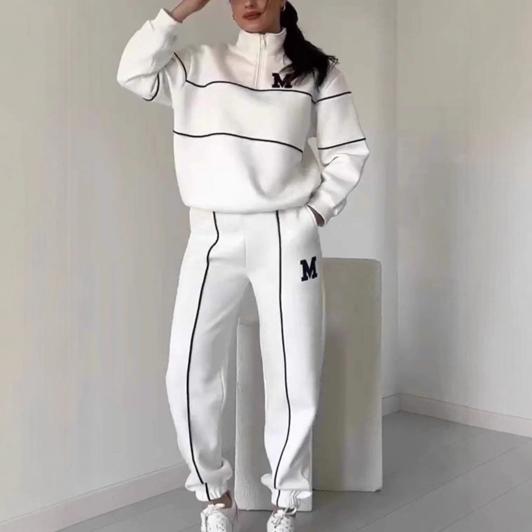 ​Trendy Zip-Up Polo Sweatshirt Set – 3D Print Streetwear Two-Piece Outfit For Women (S-XXXL, Long Sleeve, Regular Fit)​