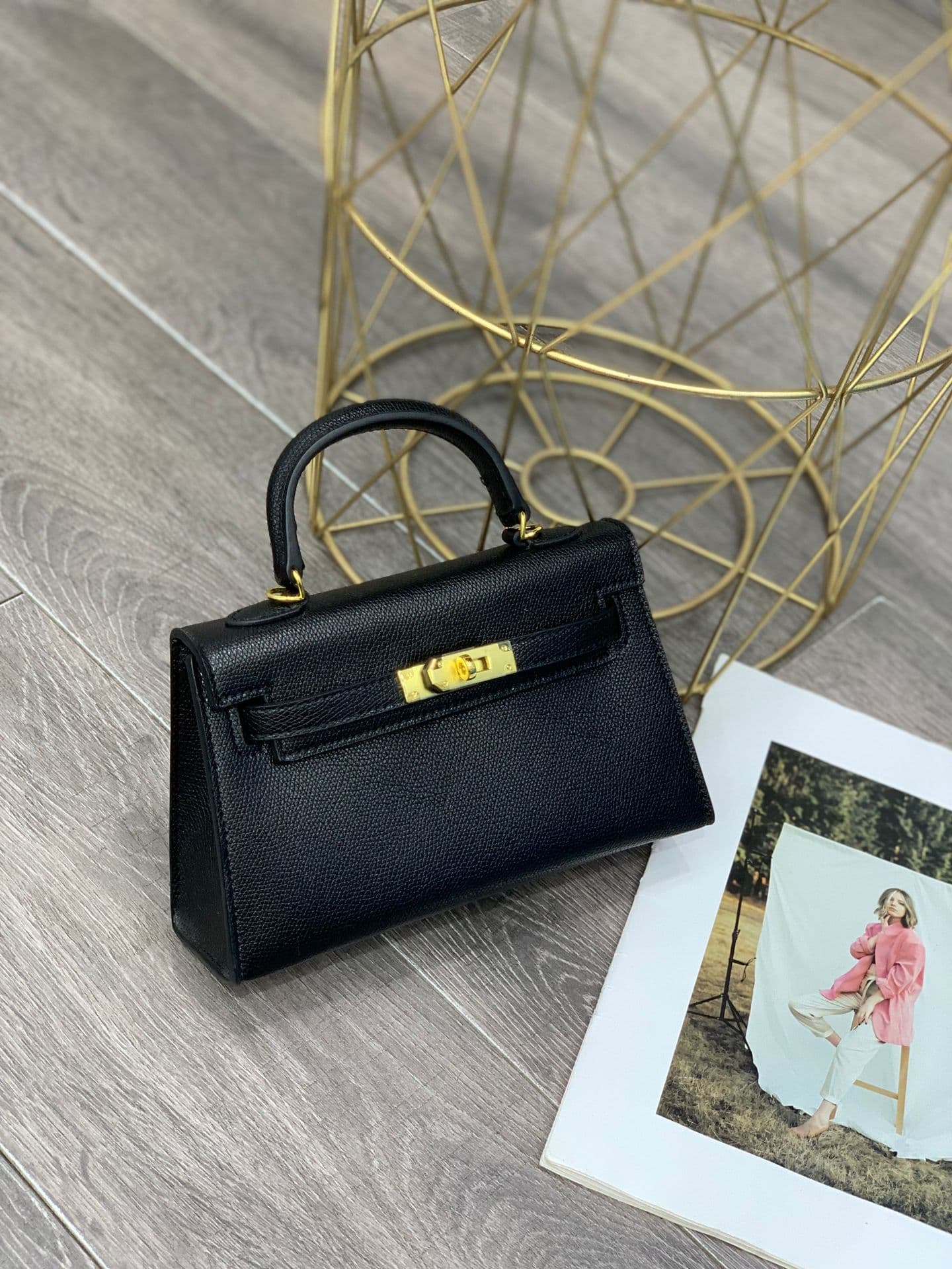 Sac bandoulière et sac à main Kelly Mini tendance de deuxième génération (2026), sac à main de luxe léger aux couleurs contrastées.