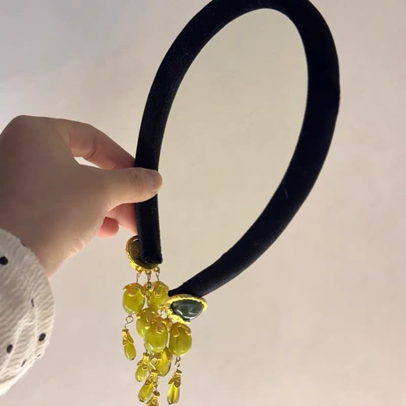 Yiwu Autumn And Winter Olive Green Tassel New Chinese Hair Accessory Head, Women's Earrings, Antique Style