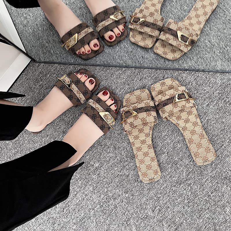 plus Size Women's Fashionable Versatile Casual Flat One Strap Metallic Sandals