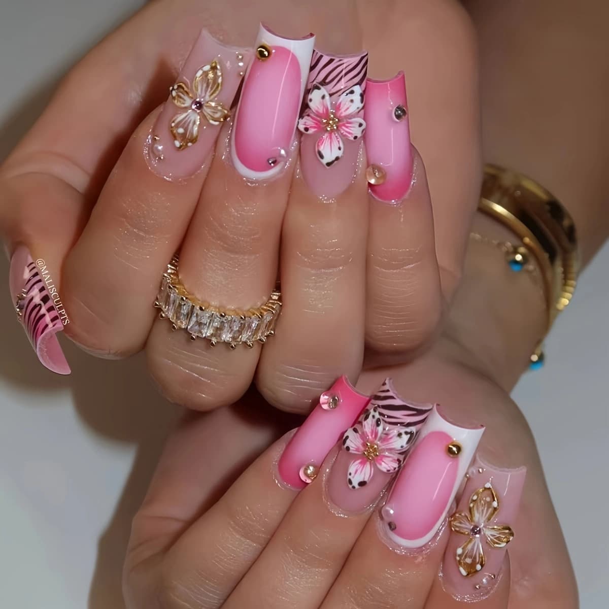 False Nails Wearable Nails Sweet And Cool Flashing Diamond Flowers Square Medium Sized False Nails