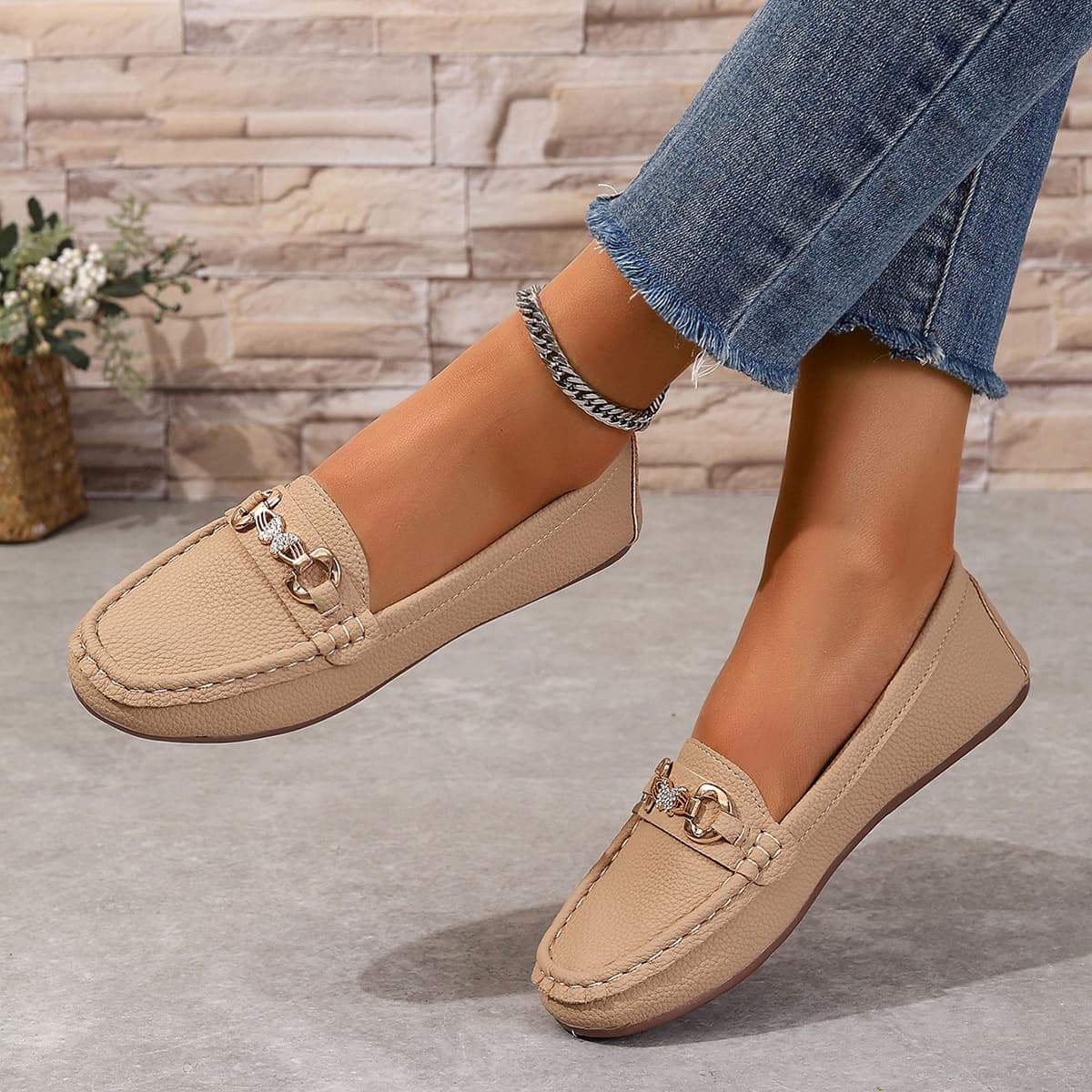 Plus Size Women's Loafers With Metal Accents Slip-On Comfort Flats Lightweight Soft Sole Casual Shoes For Everyday Wear